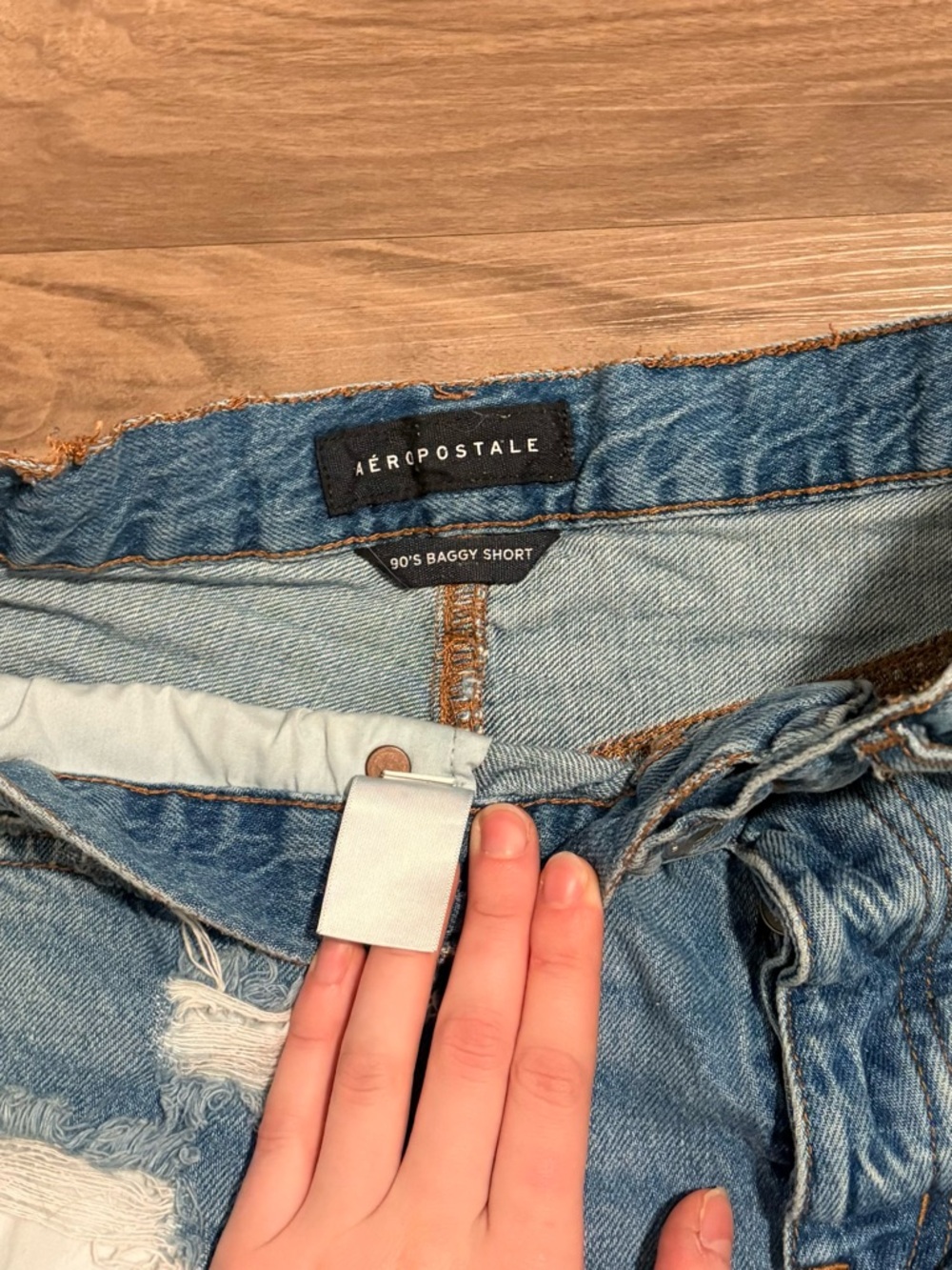 Women’s Aeropostale Dark-Wash Distressed 90s Baggy Jorts - Picture 3 of 4